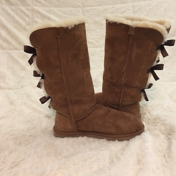 UGG Brown Winter Boots with Cream Fur and Bows size 8 - Picture 2 of 4